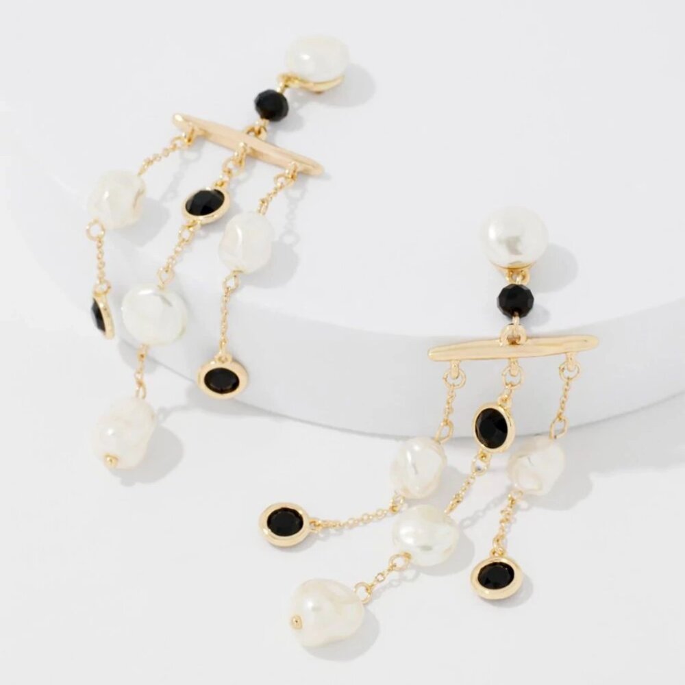 nwt WHITE HOUSE BLACK MARKET BLACK WHITE PEARL STATEMENT EARRINGS